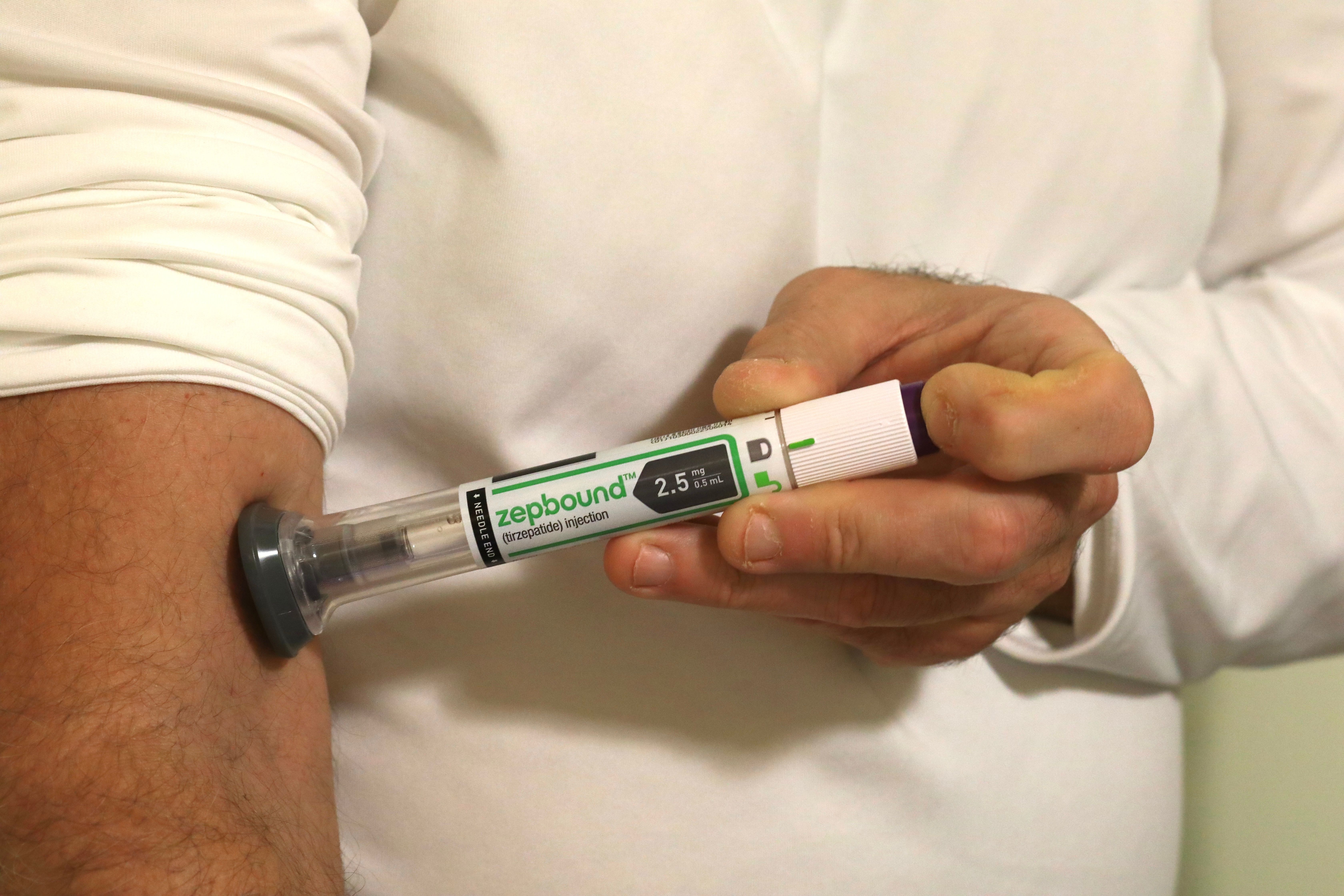 Injection pen for Weight loss medication Zepbound - Tirzepatide is an antidiabetic medication used for the treatment of type 2 diabetes and weight loss. New York, NY, USA - Nov 30 - Image credit: Douglas | stock.adobe.com