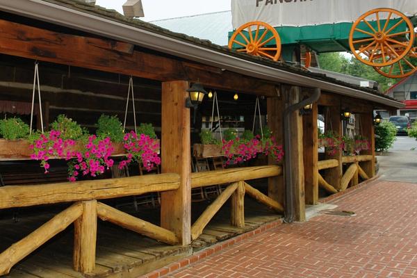 12 Best Places To Eat In Gatlinburg & Pigeon Forge